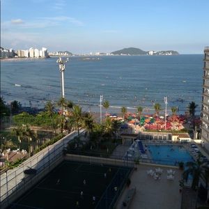 Meet your Posher, Debora